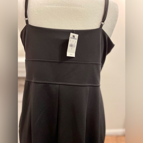 Express Black Dress, V-Neck, Adjustable straps XL- NWT - Picture 4 of 6